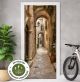Türtapete Selbstklebend Blasenfrei | Mediterrane Gasse Altstadt Italien 200 x 90 cm und 220 x 100 cm | Tür Aufkleber Türfolie | Einteilig | Wasserfest 3D Türaufkleber Klebefolie Türposter Möbelfolie